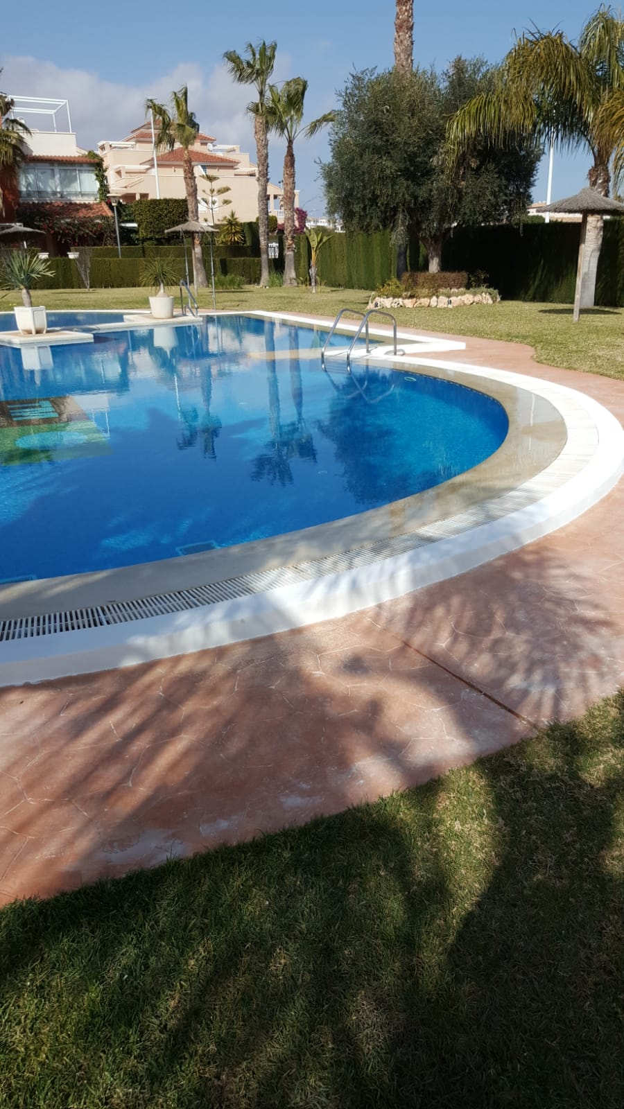 Répairing of pool edges